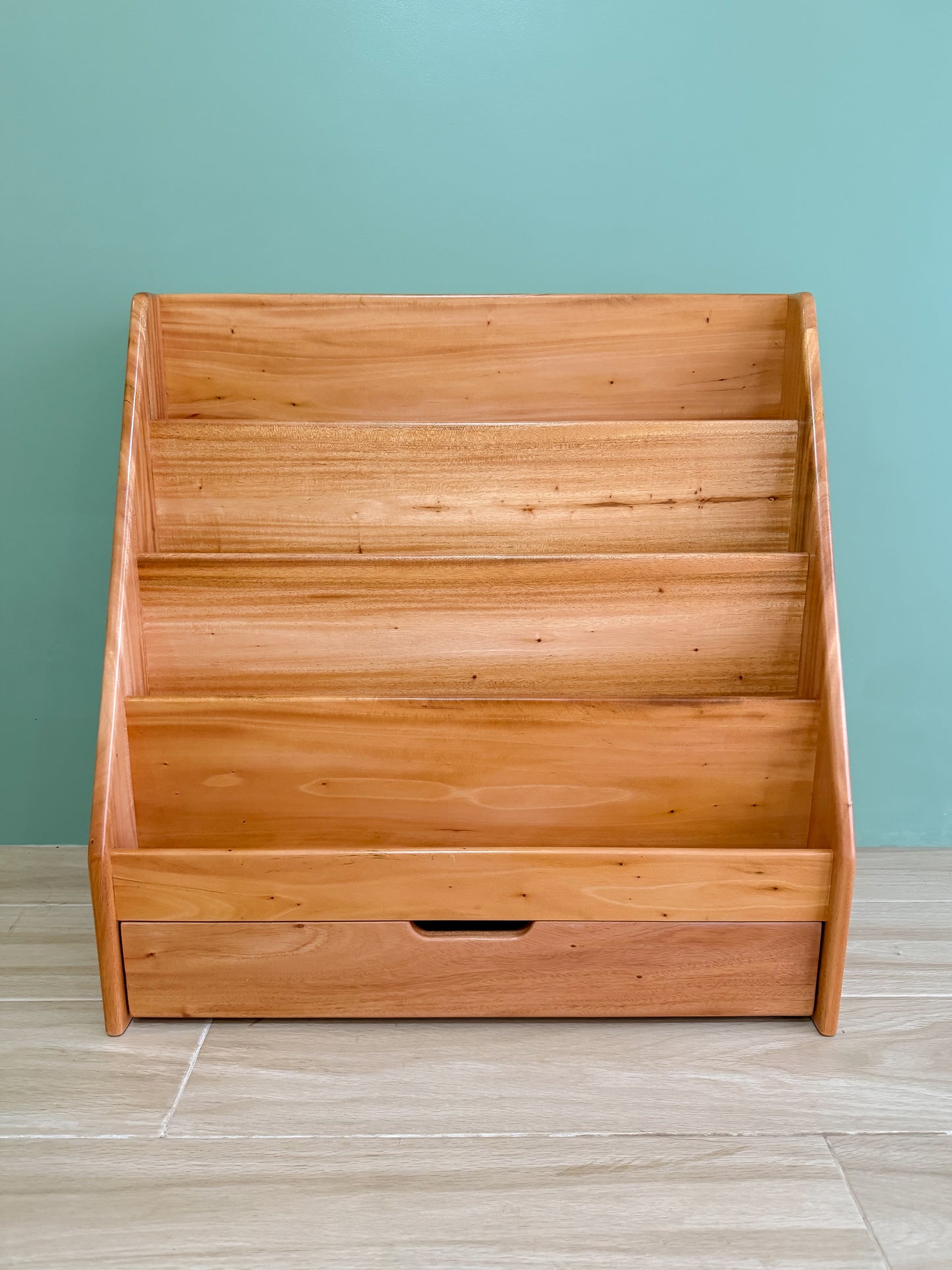 Front-Facing Bookshelf with Dual Storage
