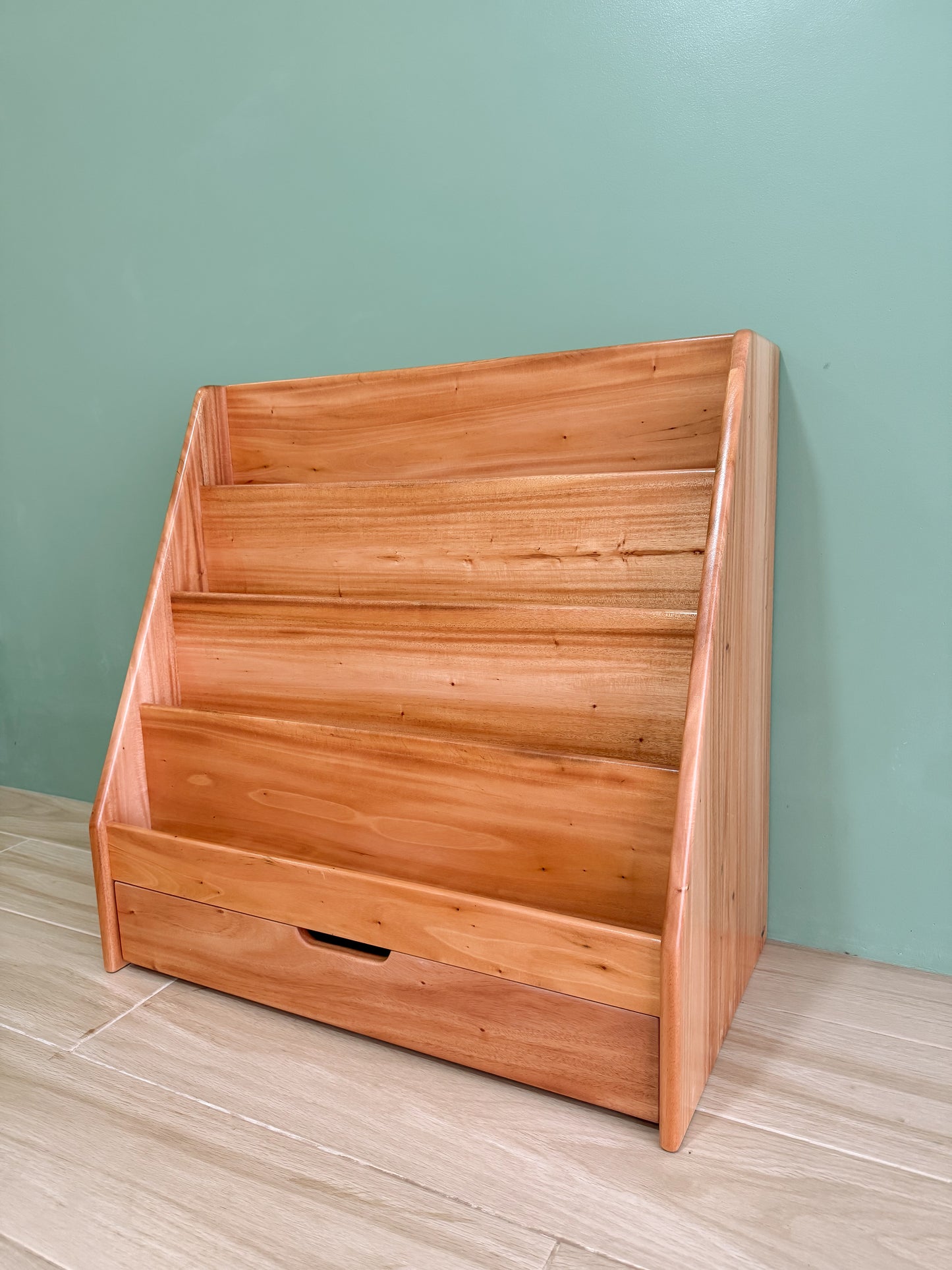 Front-Facing Bookshelf with Dual Storage