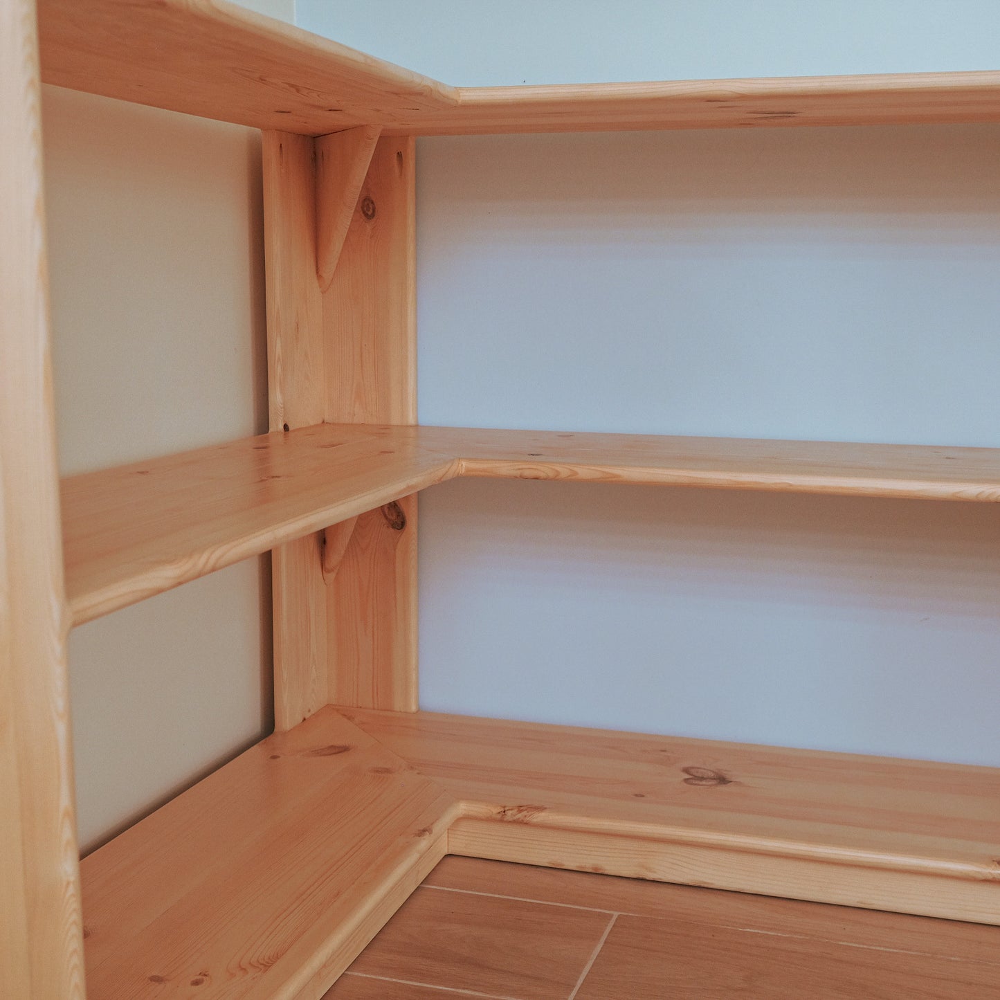 L-shaped Open Shelf