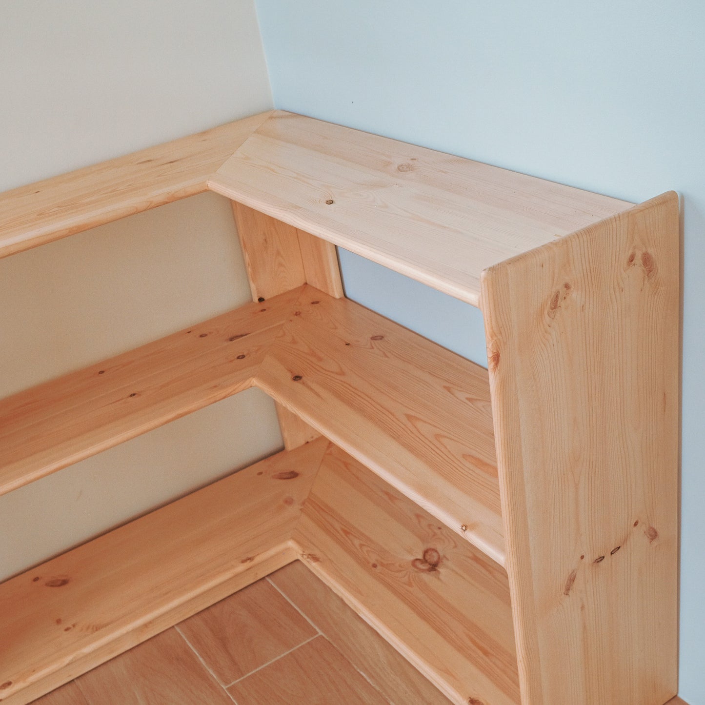 L-shaped Open Shelf