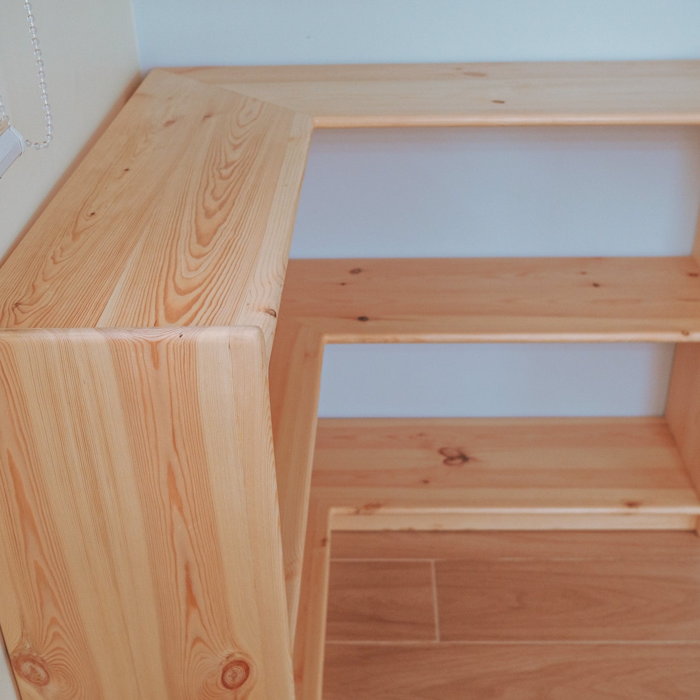 L-shaped Open Shelf